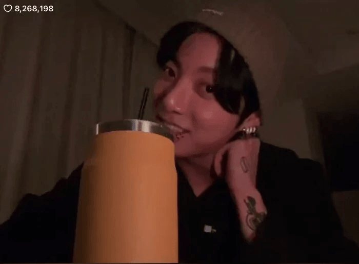 BTS JUNGKOOK - METRO MUG - Shopping Around the World with Goodsnjoy