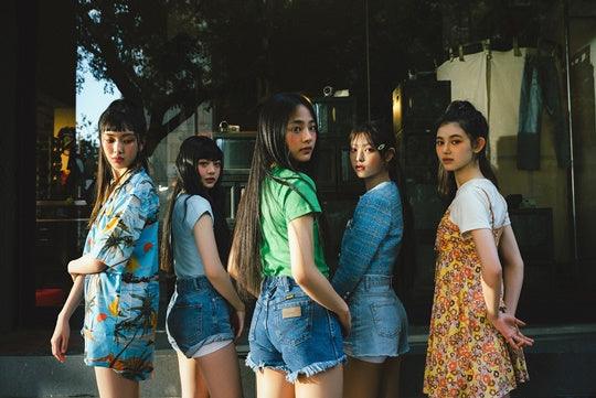 New Jeans, surprise first place on a music show with their debut song ‘Hype Boy’ - Shopping Around the World with Goodsnjoy